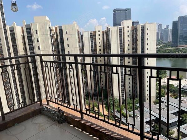 广州南沙蕉门合景方圆叠翠峰悠方商场,门口就是公园,环境优美!