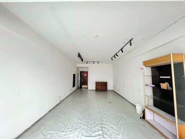 重庆江北观音桥红鼎国际名苑观音桥红鼎c座 低区53平 小通间 工作室