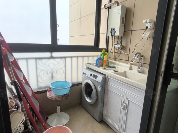 浮梁恒大御景东三路高铁站 恒大御景 精装三房两卫 4台空调 密码锁