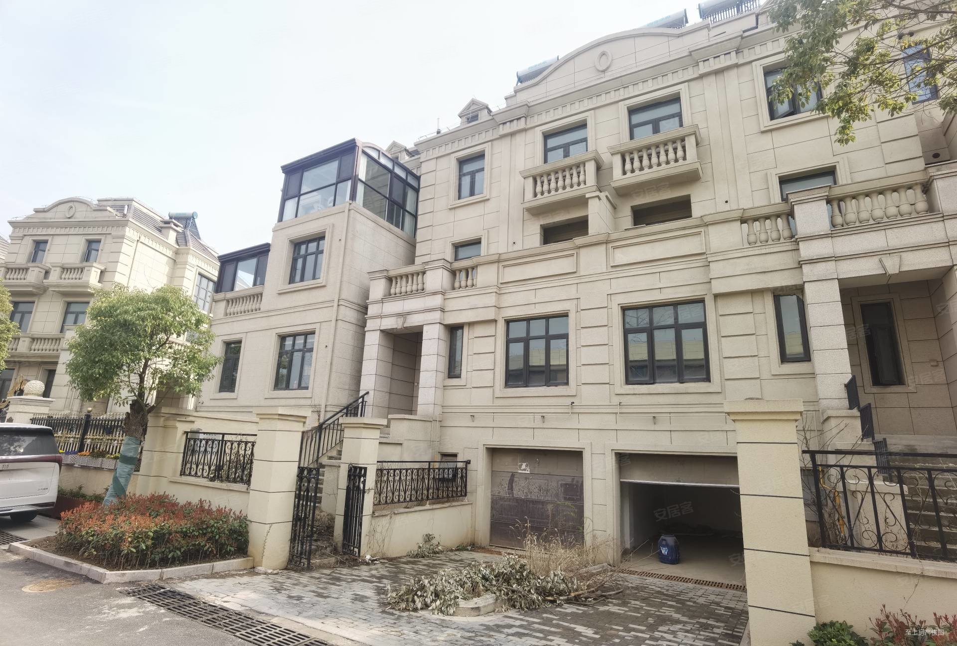绿地湖语墅联排毛坯别墅位置好进出方便业主诚意