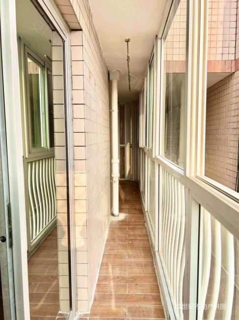 伯宁花园1室1厅8258平米