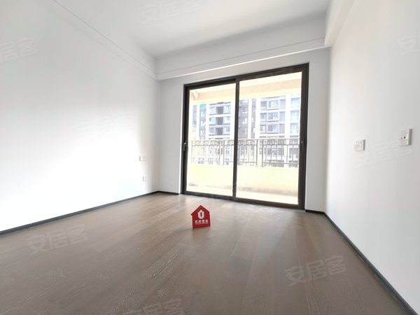 无锡滨湖太湖和玺和玺空房 中央空调带地暖 随时可看 近南外国学校