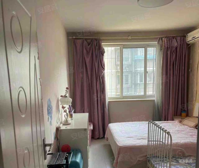 金海花园(滨海) 正南朝向 中间楼层 满五   交通便捷