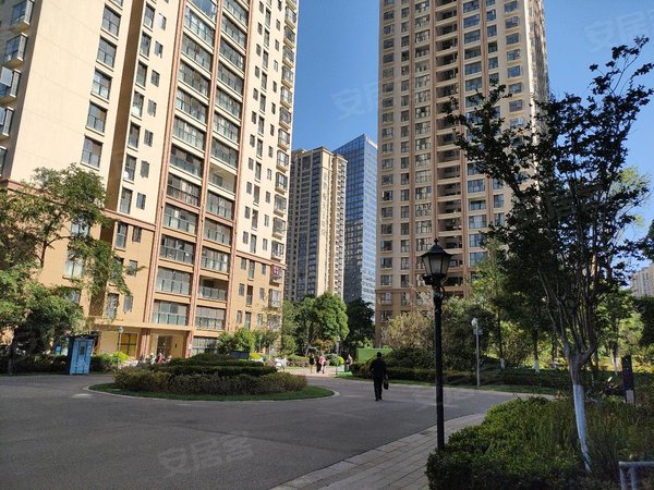 昆明西山前卫营润城(7区)万达旁润城七区 精装大两房 带家具家电拎包