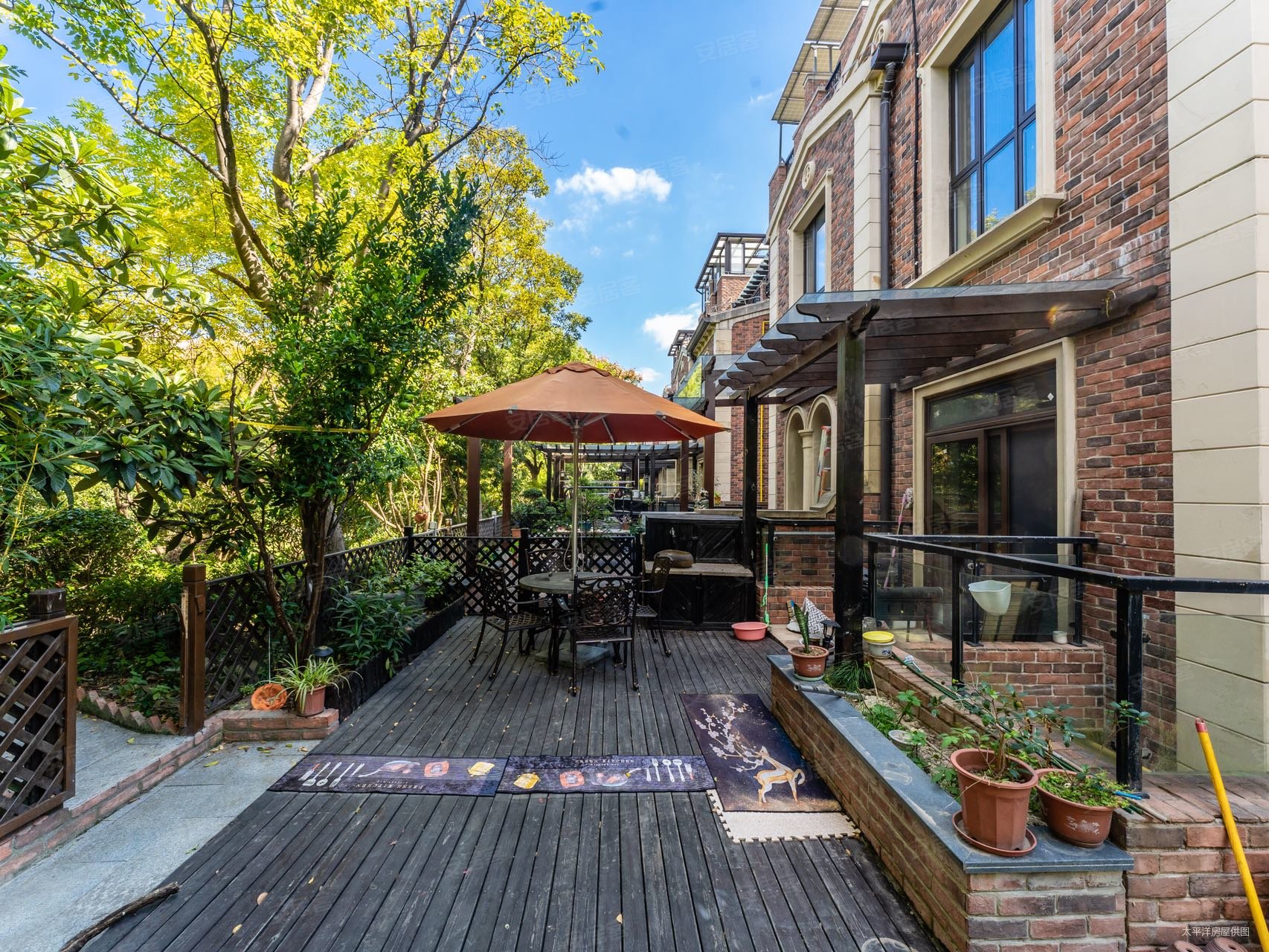 绿宝馥庭5室3厅6卫336.38㎡南北2788万