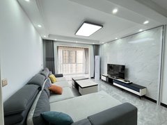 漯河源汇源汇城区昌建广场旁贰号城邦，精装修2室，家具家电齐全，拎包入住。出租房源真实图片