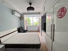 中山公园地铁 精装修一房一厅 房东自住 收纳空间充足 拎包住