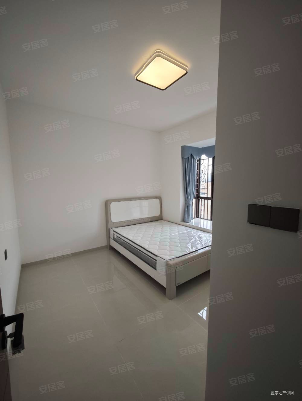 英德新天地领誉5室2厅2卫143㎡东89万