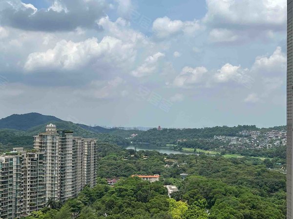 广州白云南湖南湖半山东苑南湖半山东苑 3室2厅2卫 电梯房 精装修