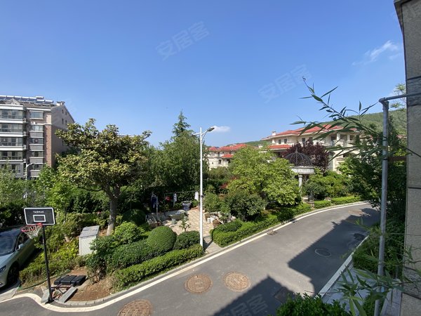 济南历下旅游路原山九号旅游路南 434平别墅带院 4层 可办公 可做会所