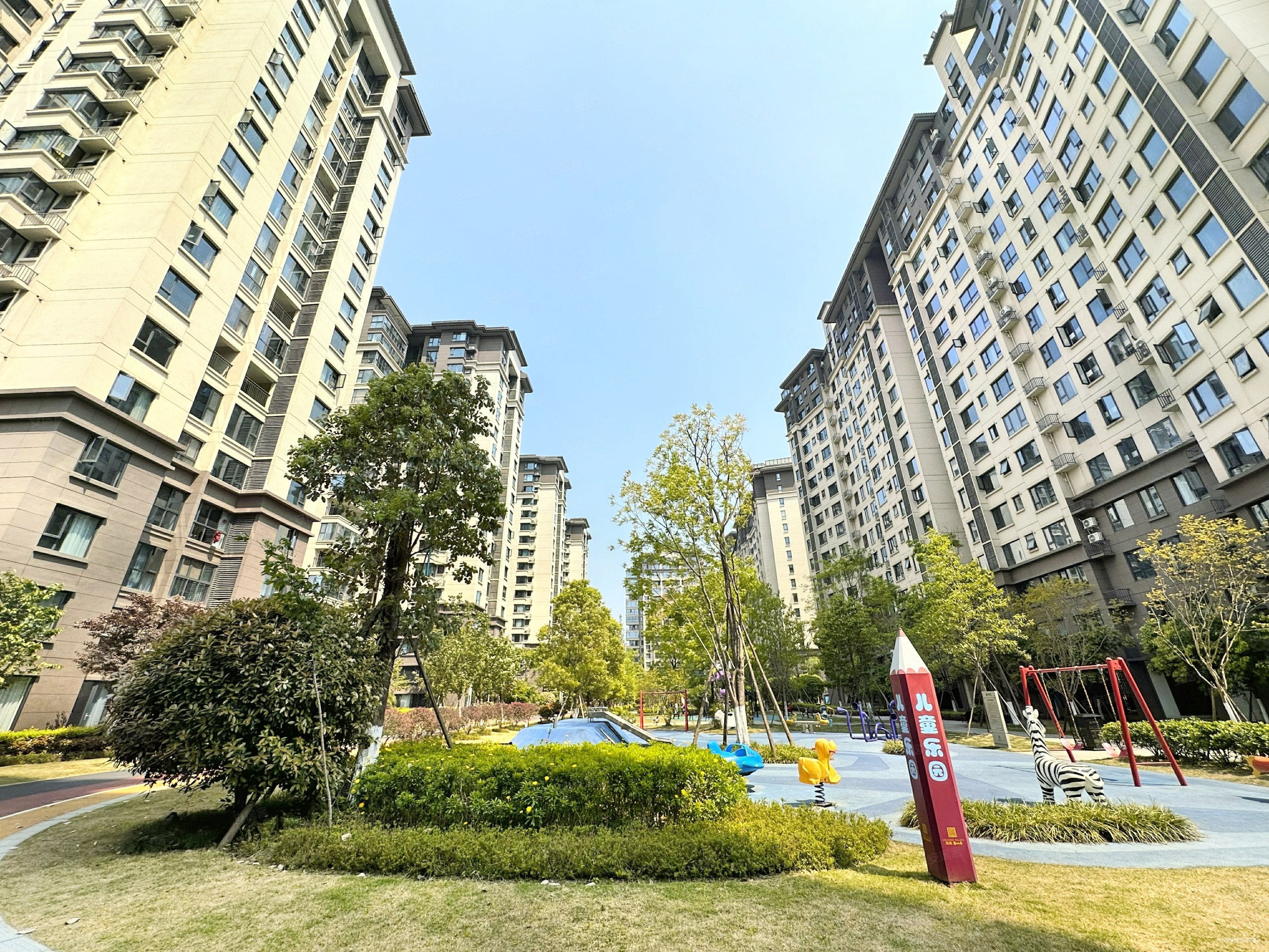 隆腾蜀州府4室2厅2卫124㎡南北105万