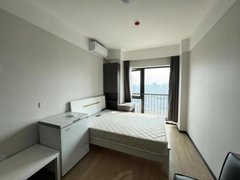 新乡红旗宝龙广场宝龙广场，进达花园，互联网大厦，随时入住，精装修出租房源真实图片