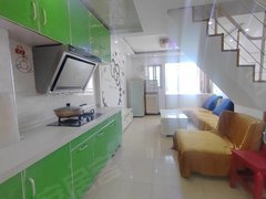 武汉沌口开发区后官湖大道近冠捷近，枫景国际复式两层两室两厅，户型通透，拎包入住。出租房源真实图片