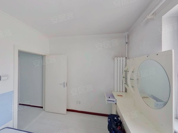 地铁一号线石景山医院鲁谷七星园精装2居室中层楼可长租