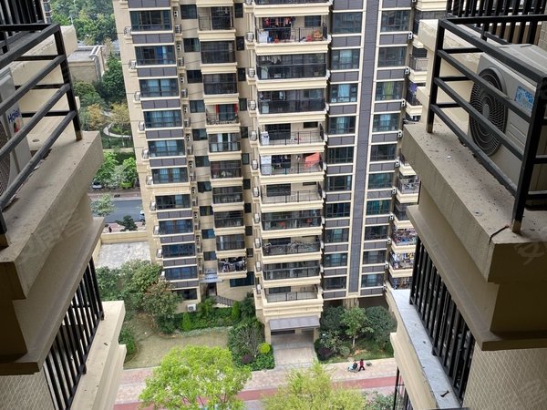 南宁兴宁东沟岭盛邦香颂押一付一!