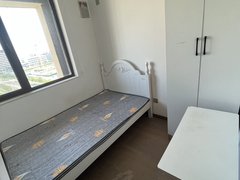 青岛城阳高新区华策斯坦德 附近纯女生单间 500每月 有暖气 随时看房出租房源真实图片