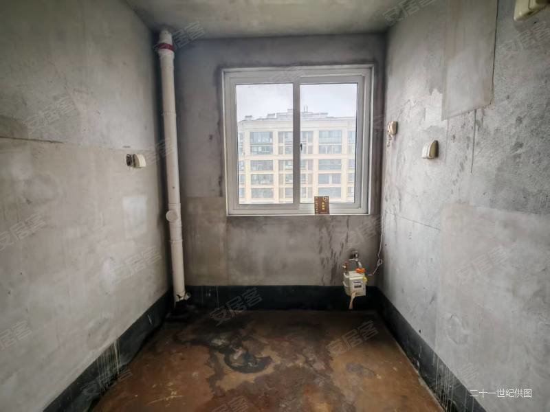 融创玉园4室2厅2卫147㎡南北92万