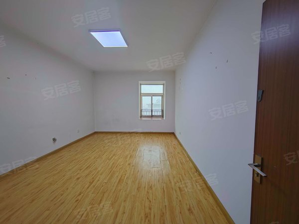 兰州城关东方红广场亚太大厦教育培训辅导班公司可注册精装修开间大亚太大厦电梯房广场西口出租房源真实图片