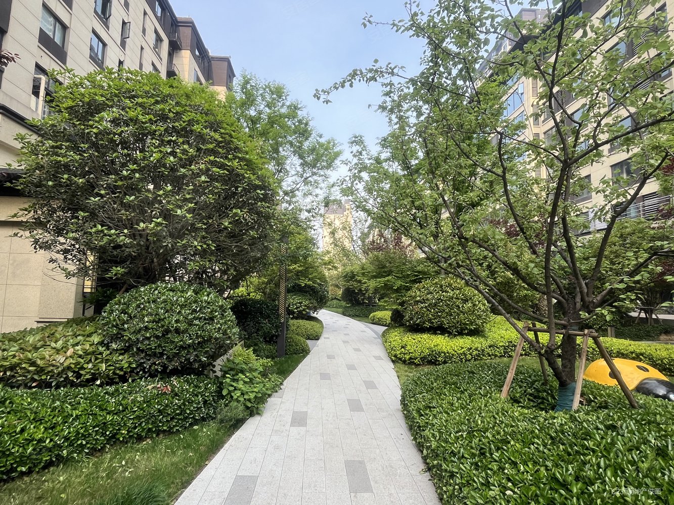 高新区龙湖景粼玖序洋房小区匠心打造景观125平4室2厅2卫