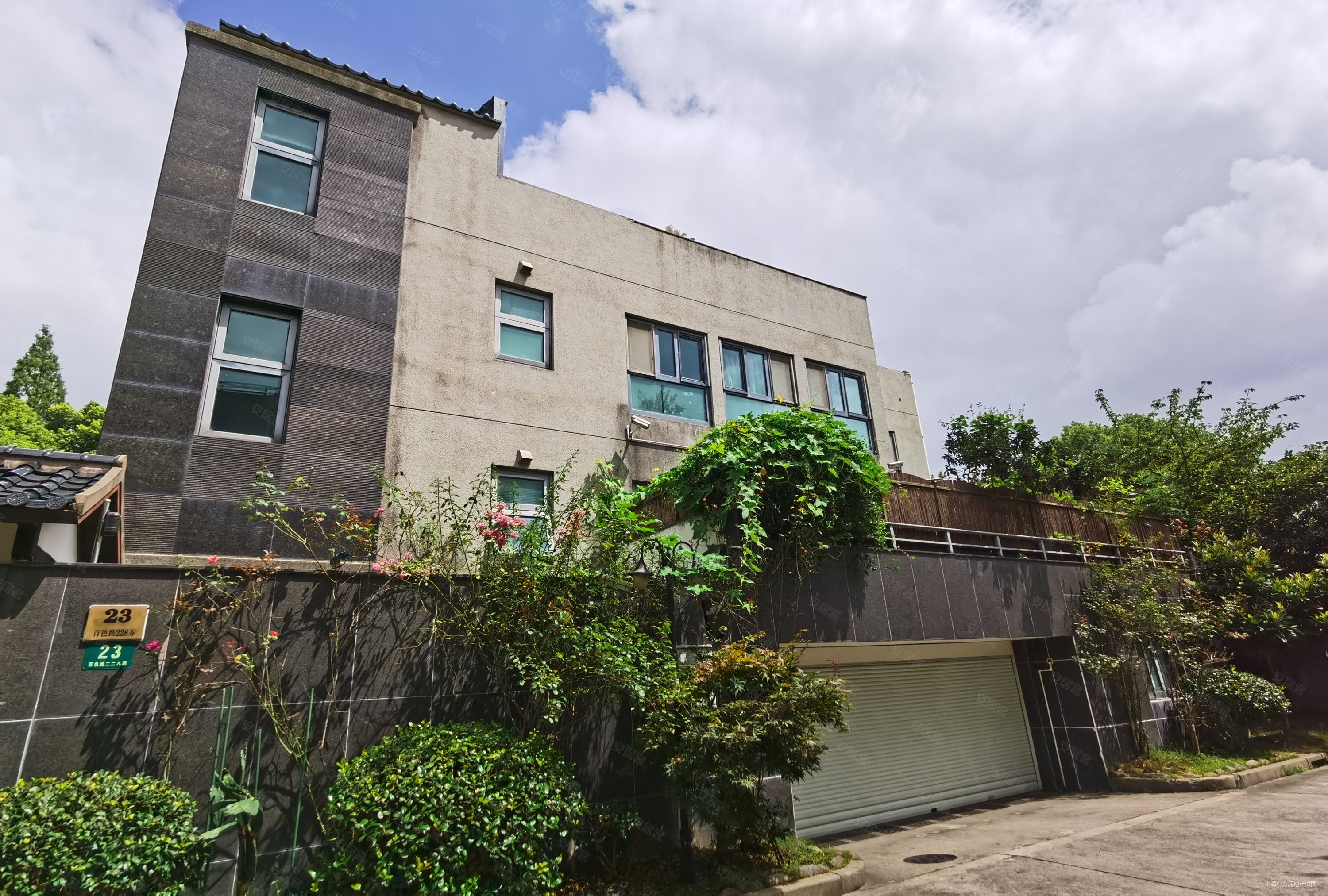 天然居独栋大别墅单价不到十万看房随时后花园是整个植物园