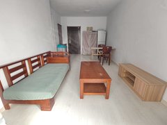 青州青州城区人民商场可短租！近盛宏！电梯一居室，拎包入住，1000月出租房源真实图片