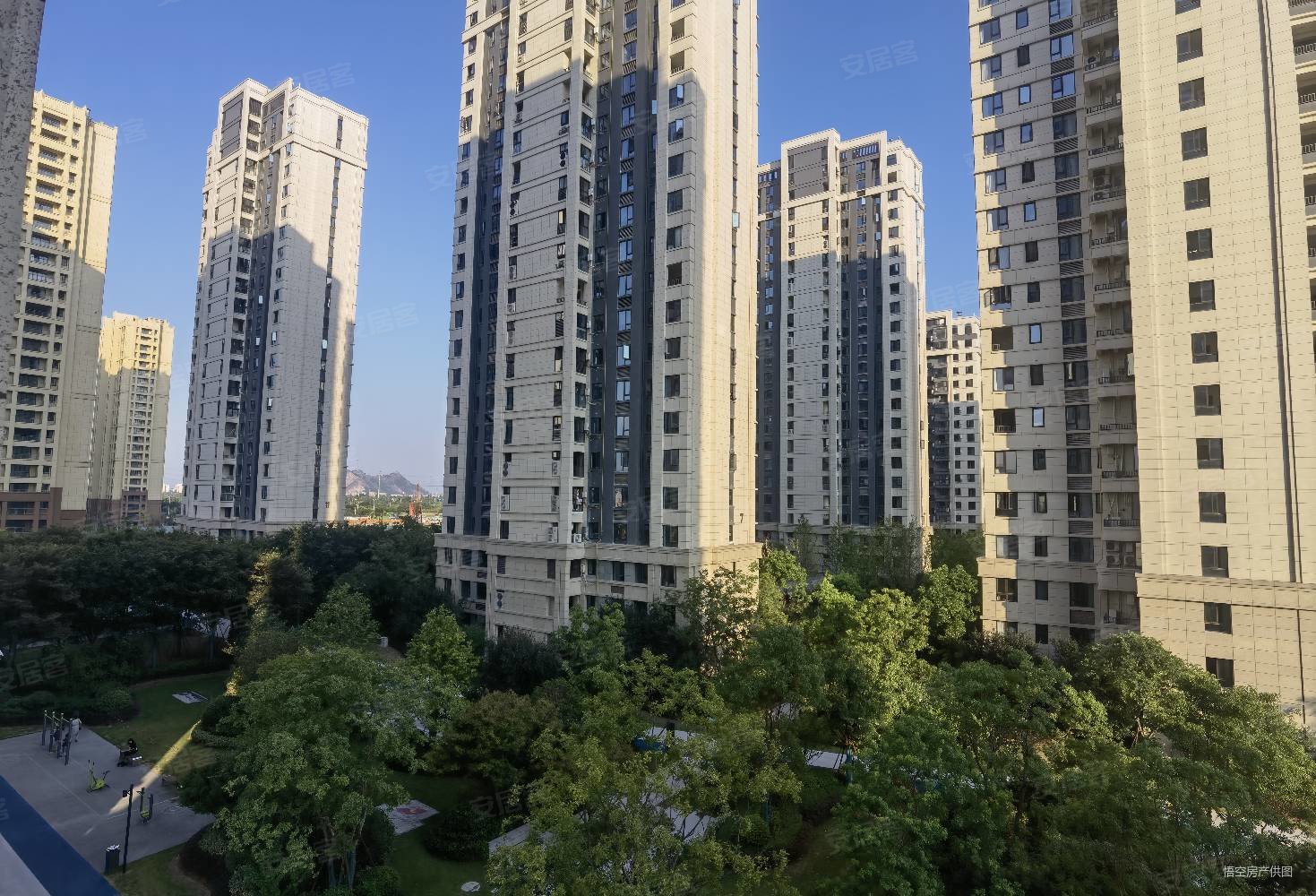 东宸府4室2厅2卫128.78㎡南238.8万