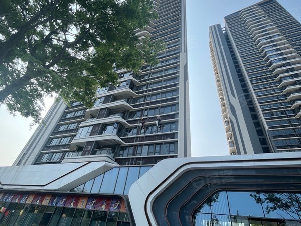 珠海高新区唐家湾中海星筑信息经济港旁 中海星筑 全新三房 家电全齐