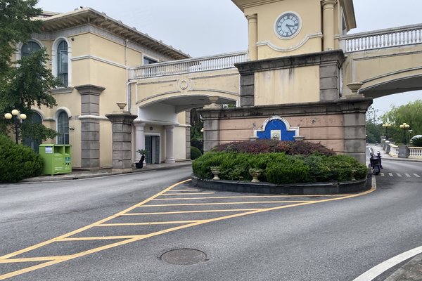 上海二手房 绿洲千岛花园 > 王巧红解读绿洲千岛花园小区设施塘鹅租售