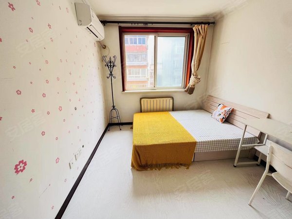 大连沙河口星海广场星海二街小区下楼星海广场 可短租月付 有空调 带阳台 有厨房 采光位置好出租房源真实图片