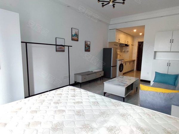 昆明五华高新区融创春风十里海豚湾吾悦广场旁 海豚湾公寓整租一室