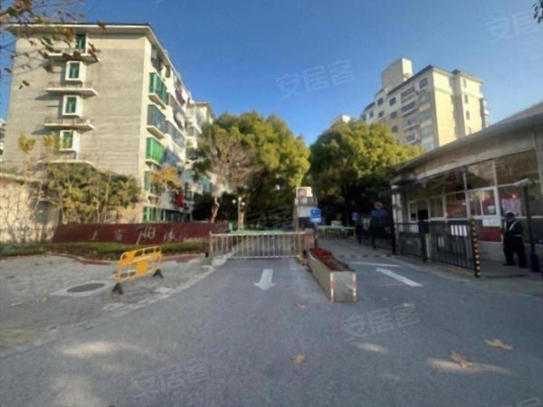 【多图】上海阳城(5支弄),梅陇租房,上海阳城精装复式,近地铁,家具