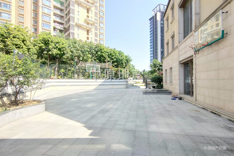 南天名苑别墅环境优美低密度前后大花园