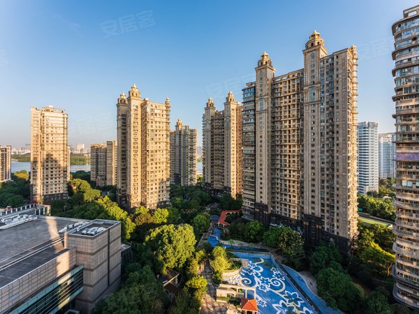 上海徐汇徐汇滨江尚海湾豪庭(一期)尚海湾豪庭(一期) 3室2厅2卫 电梯