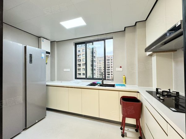 金华东阳横店南江名郡南江名郡！南江悦隔壁！装修炒鸡好！中央空调！带车位！豪华装修出租房源真实图片