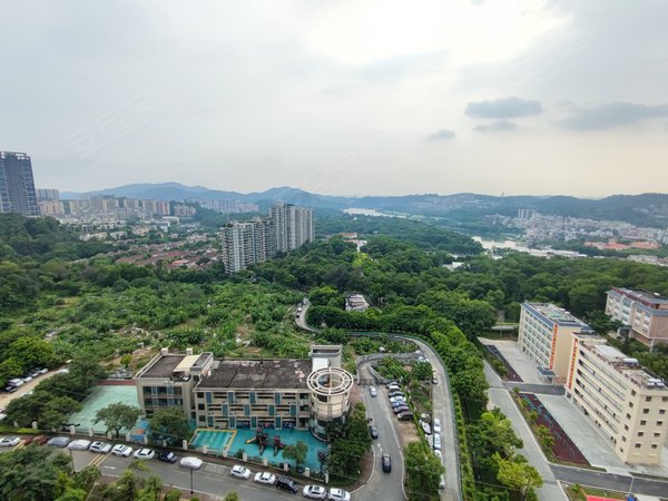 广州白云南湖南湖半山东苑品味安静望花园 南湖半山东苑 精装格调大2