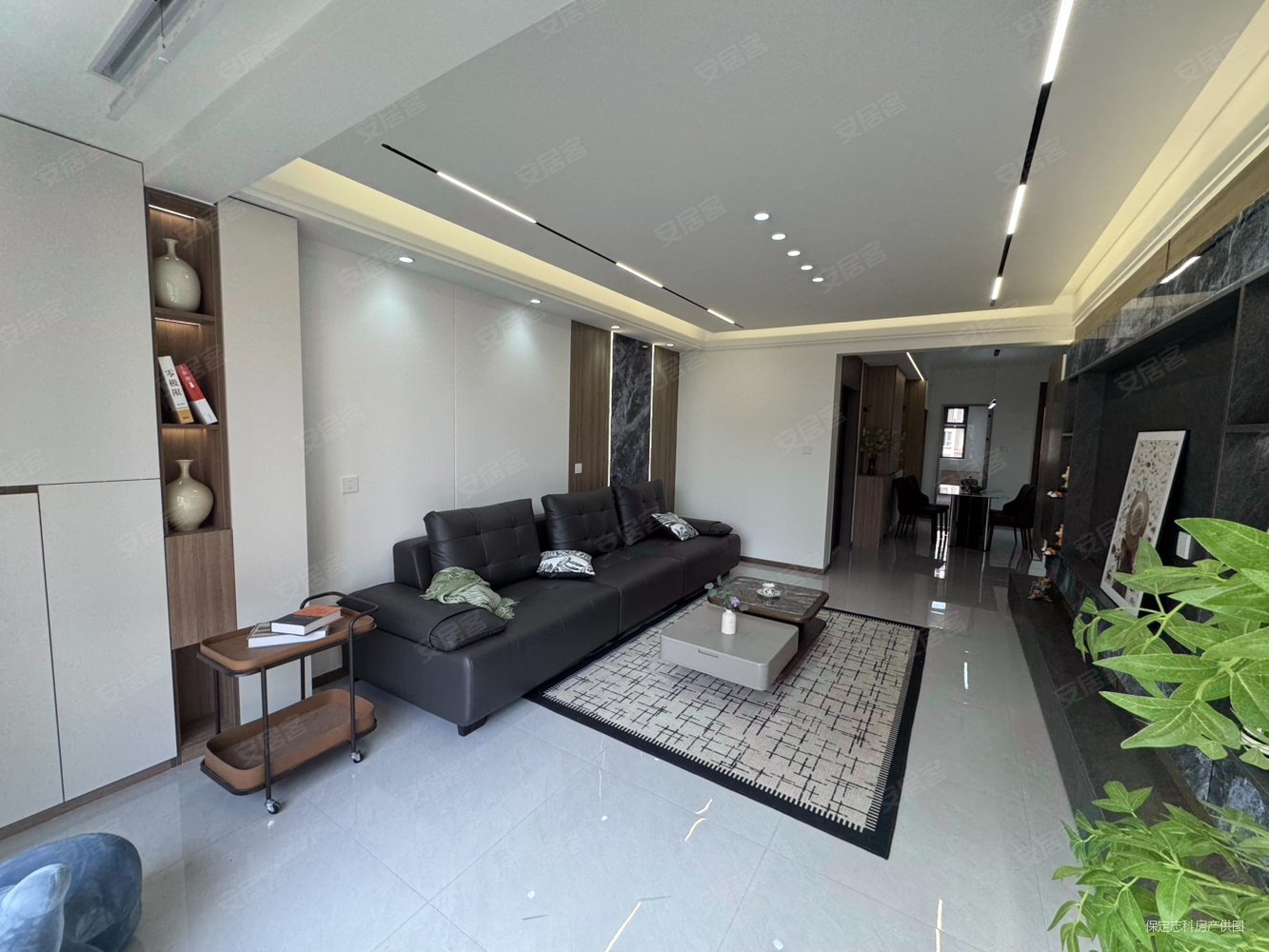 维多利亚夏郡3室2厅2卫137.1㎡南北105.8万