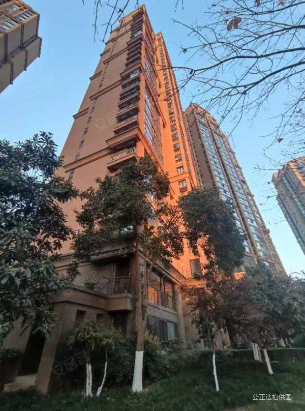 法拍中海御湖148平精装三室仅售497w