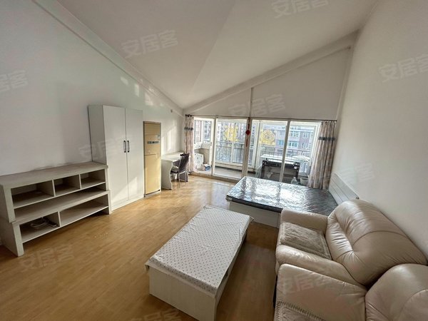 大连沙河口西安路振工街小区超大空间南向带阳台 近西安路 联合路 长江路 包网押一付一出租房源真实图片