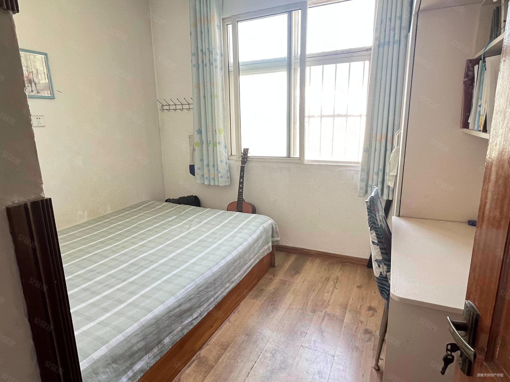 西山花苑2室1厅1卫61㎡南北56万