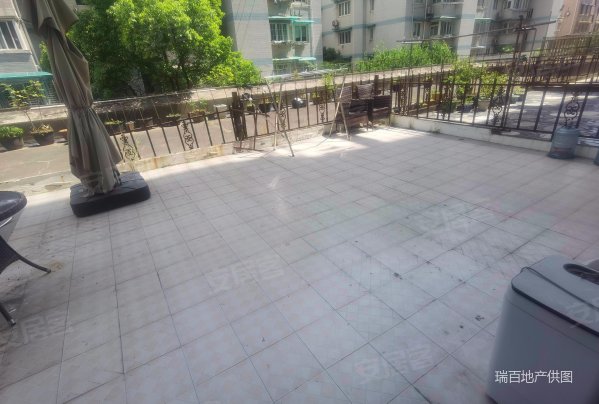 飘鹰花苑(南区) 交通便捷 大两居 精装修 医疗配套成熟