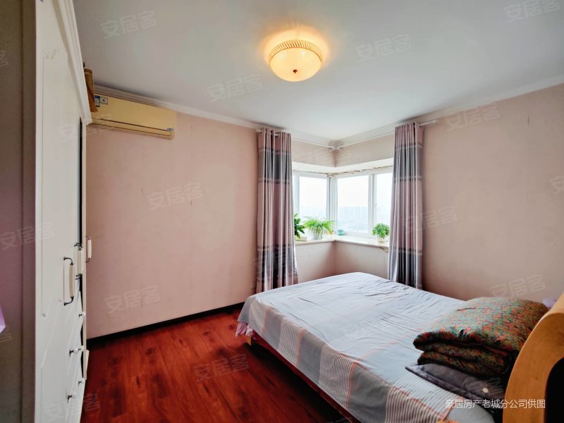 天宝华庭 王城大道 电梯双气精装修 3室 采光好 配套成熟