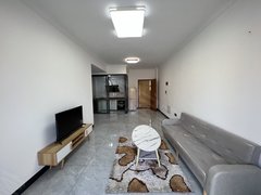 阳春春城春城城区尚品名居 2室2厅1卫 70平 电梯房 配套齐全 拎包住出租房源真实图片