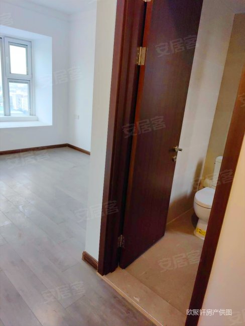 太湖新城天玺3室2厅2卫100.21㎡南北115万