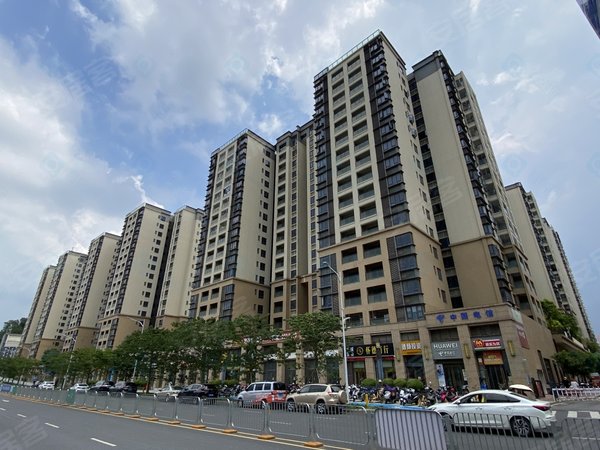 深圳宝安福永怀德峰景怀德峰景北园三房 全新装修 仅租5500元出租房源