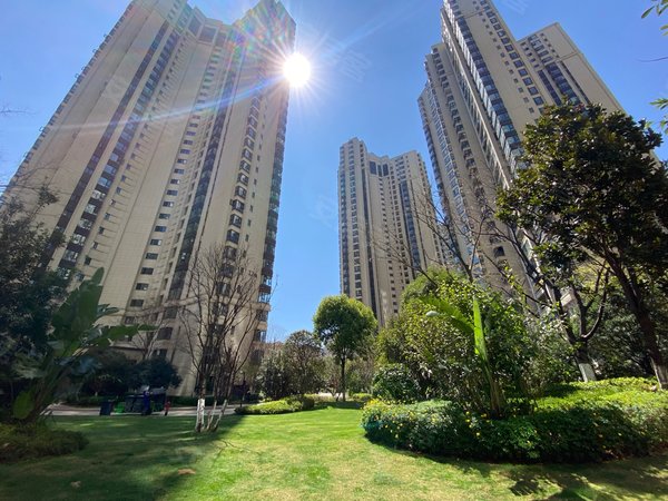 昆明西山前卫营金地九樾个人(无中介)精装次卧包水电 万达广场 金地