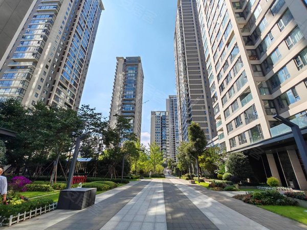 昆明官渡吴井路华润悦府万象城(地铁口)华润悦府 精致户型 loft公寓