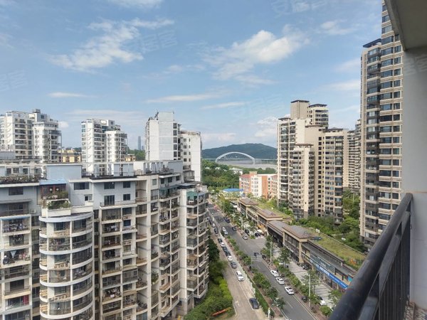 南宁青秀柳沙半岛康城高楼层 采光好 3房拎包入住 随时看房 价格可谈