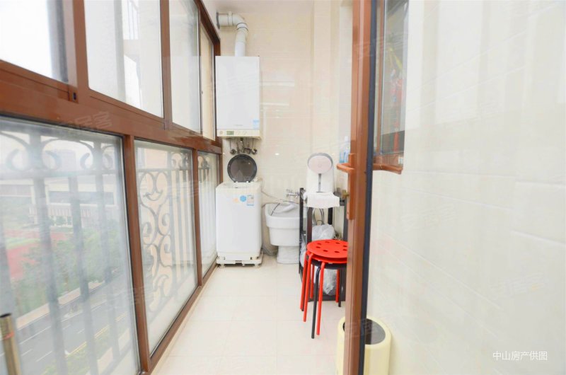 有电梯 中间楼层 南北通透 出行方便 双卫格局 产权清晰,嘉洲花园洋房