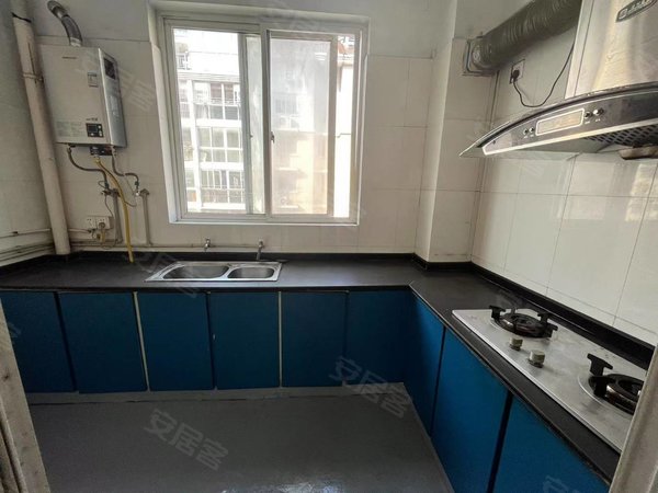 泰州海陵城东金东花园美好易居城旁金东花园100平简装多层3楼1300每月