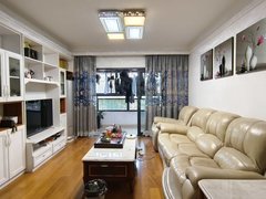 桂林叠彩山水阳光城站前路国奥城铂湾电梯精装小三房两卫家具齐全1800带车位急租出租房源真实图片